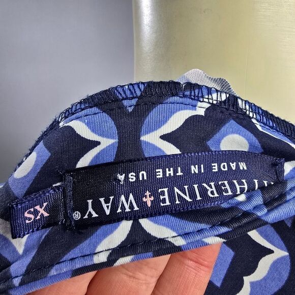 Katherine Way Blue and White Geometric Tunic R3 - Picture 4 of 4